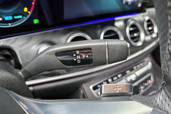 2022 Mercedes-Benz E-Класс с пробегом 54 039 км