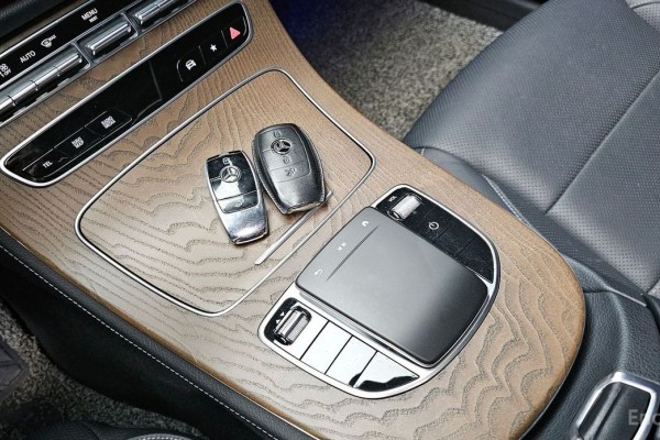 2021 Mercedes-Benz E-Класс с пробегом 115 272 км