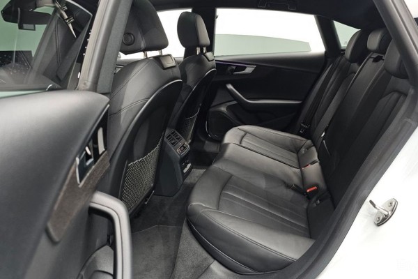 2022 Audi A5 с пробегом 39 168 км