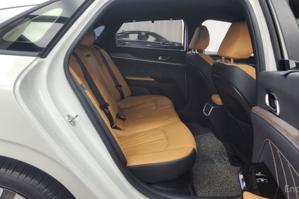 2021 Kia K5 с пробегом 43 244 км