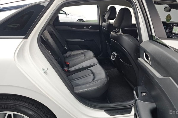 2021 Kia K5 с пробегом 121 158 км