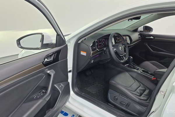 2021 Volkswagen Jetta с пробегом 25 489 км