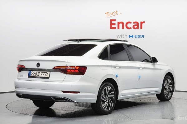 2021 Volkswagen Jetta с пробегом 77 978 км