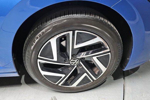 2022 Volkswagen Jetta с пробегом 36 937 км