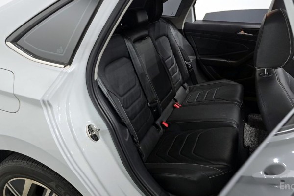 2022 Volkswagen Jetta с пробегом 50 622 км