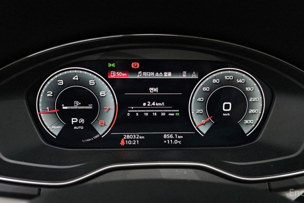 2023 Audi Q5 с пробегом 28 032 км