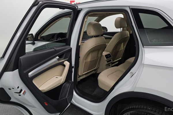 2023 Audi Q5 с пробегом 28 032 км