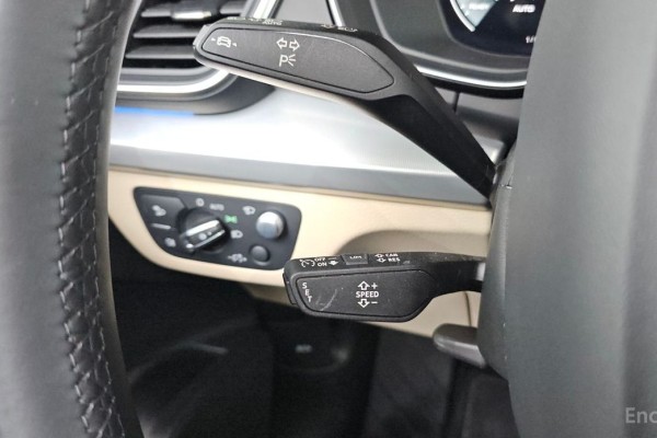 2023 Audi Q5 с пробегом 28 032 км