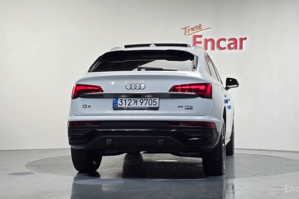 2023 Audi Q5 с пробегом 22 677 км