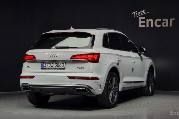 2023 Audi Q5 с пробегом 14 143 км