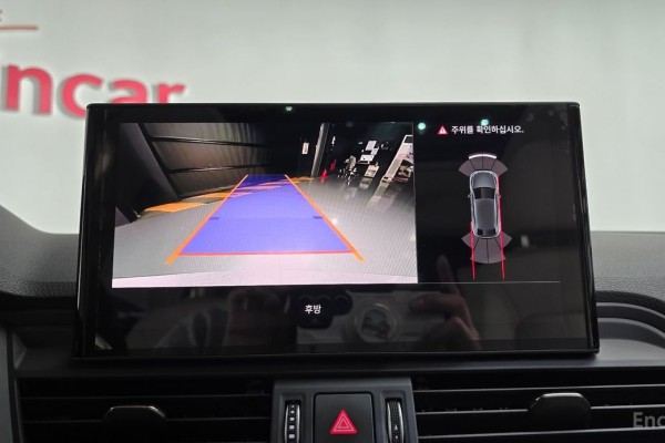 2023 Audi Q5 с пробегом 22 677 км