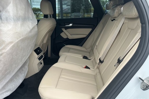 2023 Audi Q5 с пробегом 9 900 км