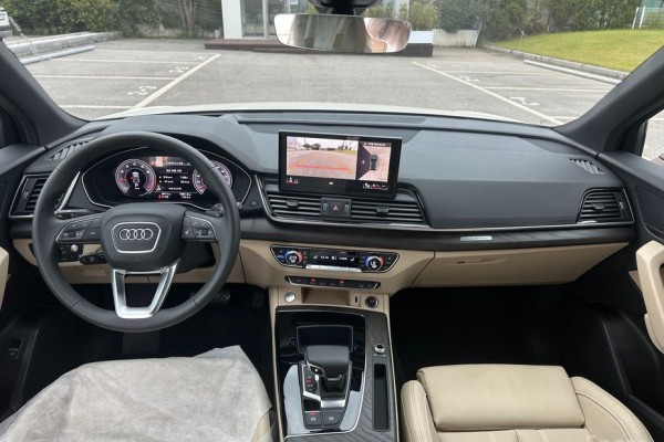 2023 Audi Q5 с пробегом 9 900 км