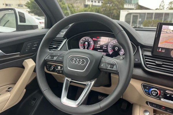 2023 Audi Q5 с пробегом 9 900 км