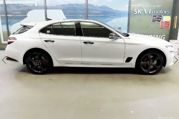 2022 Genesis G70 с пробегом 64 833 км