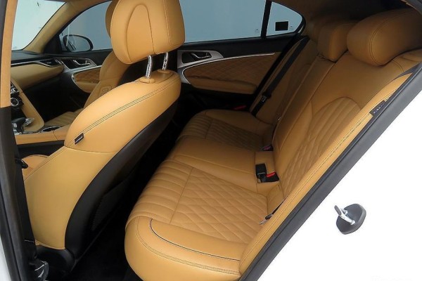 2022 Genesis G70 с пробегом 127 565 км