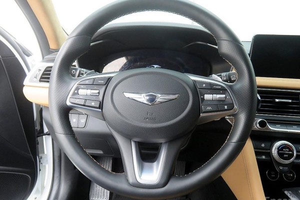 2022 Genesis G70 с пробегом 127 565 км