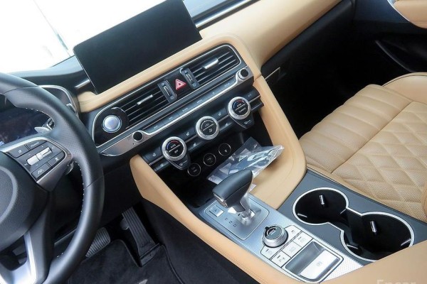 2022 Genesis G70 с пробегом 127 565 км