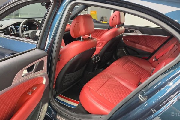 2022 Genesis G70 с пробегом 49 999 км