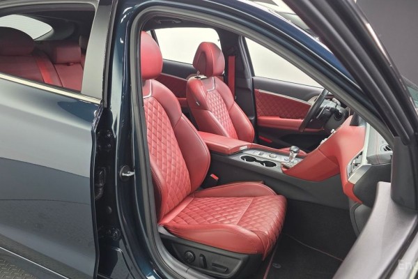 2022 Genesis G70 с пробегом 49 999 км