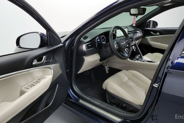 2023 Genesis G70 с пробегом 29 383 км