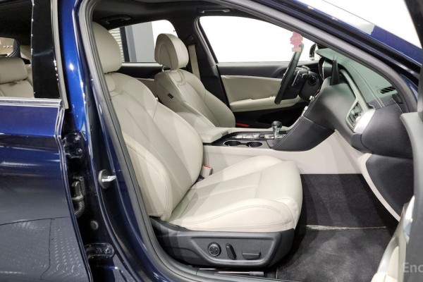 2023 Genesis G70 с пробегом 29 383 км