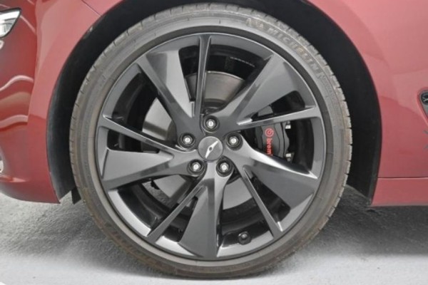 2023 Genesis G70 с пробегом 2 600 км