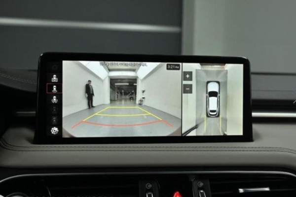 2023 Genesis G70 с пробегом 2 600 км