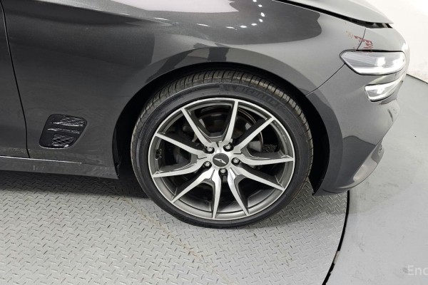 2022 Genesis G70 с пробегом 136 298 км