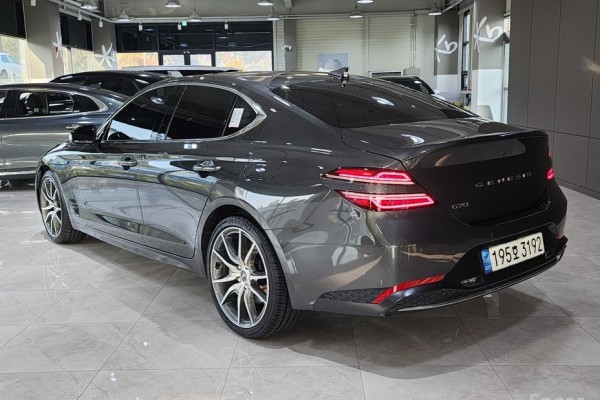 2023 Genesis G70 с пробегом 22 078 км