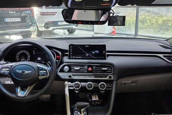 2023 Genesis G70 с пробегом 22 078 км