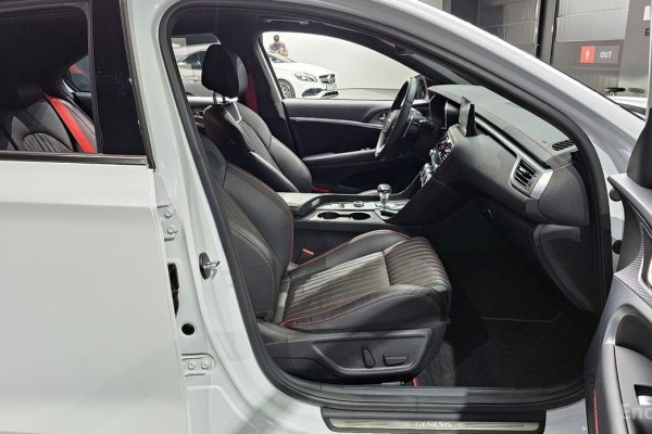 2022 Genesis G70 с пробегом 89 162 км