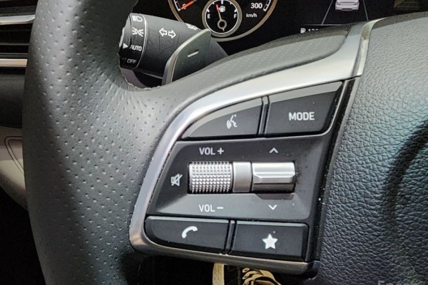 2023 Genesis G70 с пробегом 22 078 км