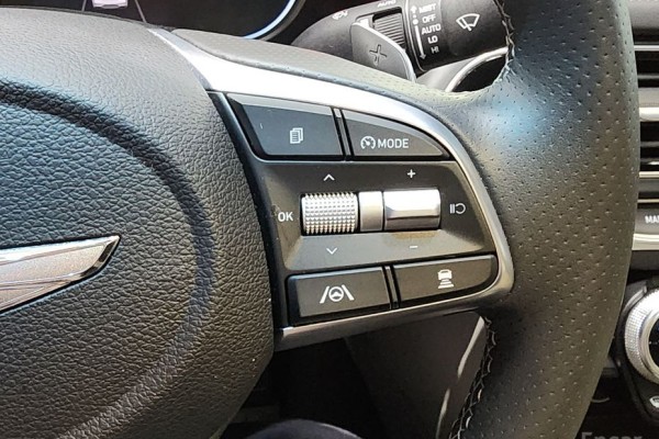 2023 Genesis G70 с пробегом 22 078 км