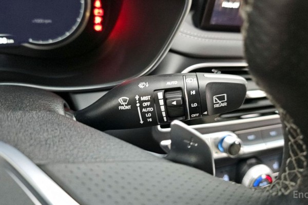 2022 Genesis G70 с пробегом 136 298 км