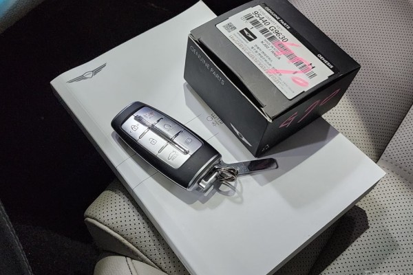 2023 Genesis G70 с пробегом 22 078 км