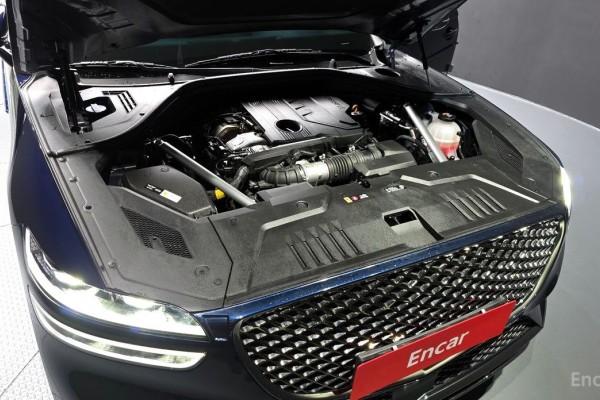 2021 Genesis GV70 с пробегом 68 437 км