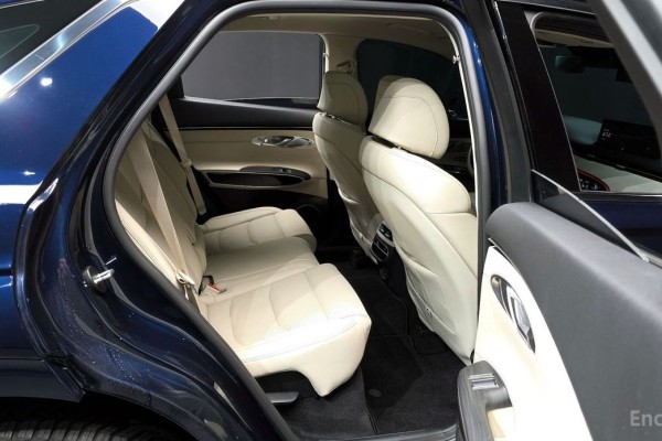 2021 Genesis GV70 с пробегом 68 437 км