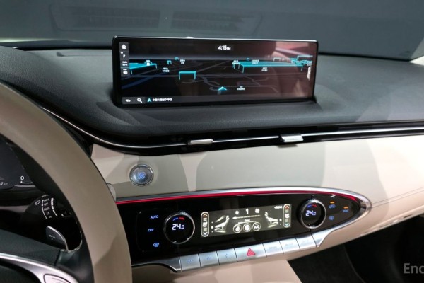 2021 Genesis GV70 с пробегом 68 437 км