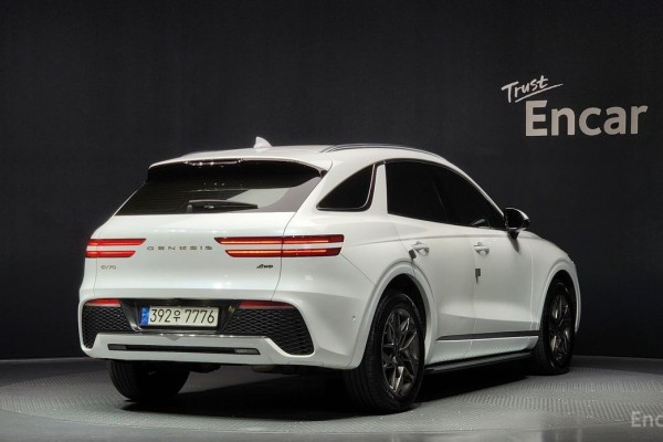 2022 Genesis GV70 с пробегом 31 184 км