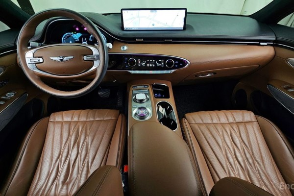 2022 Genesis GV70 с пробегом 31 184 км