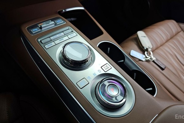 2022 Genesis GV70 с пробегом 31 184 км