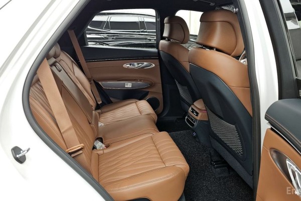 2022 Genesis GV70 с пробегом 31 184 км