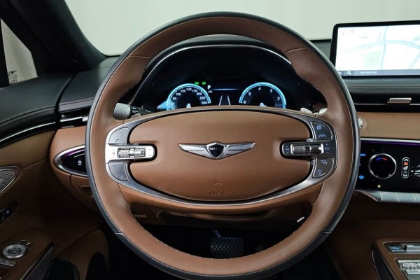 2022 Genesis GV70 с пробегом 31 184 км