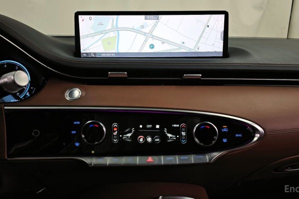 2022 Genesis GV70 с пробегом 31 184 км