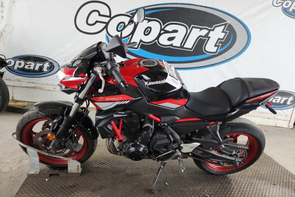 2024 Kawasaki ER650, N с пробегом 16 037 км