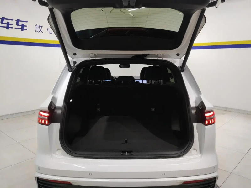 2022 Geely Xingyue L с пробегом 44 000 км
