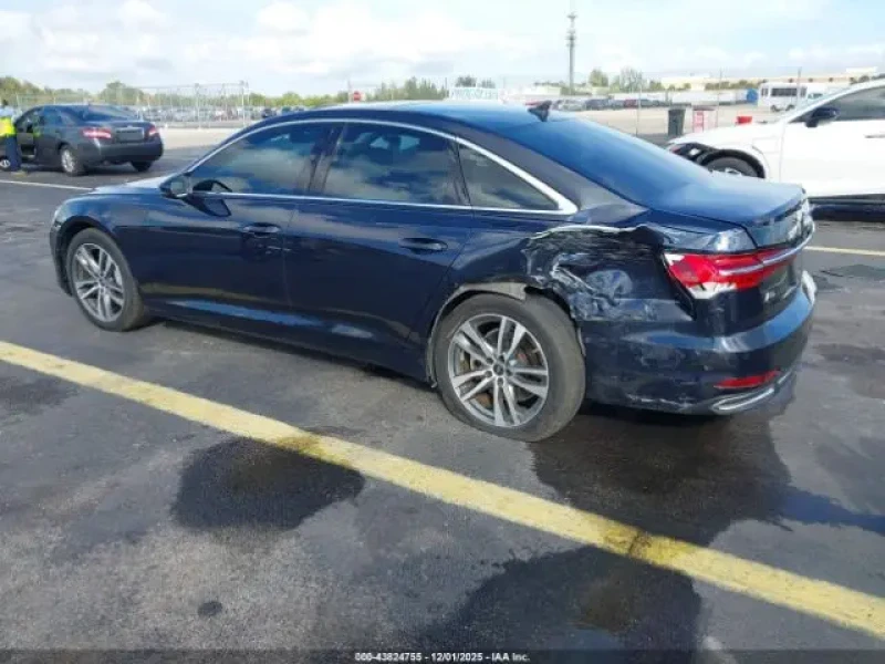 2022 Audi A6 с пробегом 30 000 миль