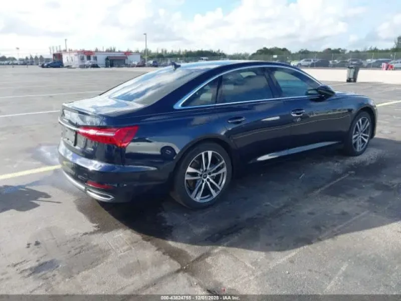 2022 Audi A6 с пробегом 30 000 миль