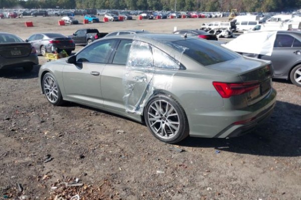 2022 Audi A6 с пробегом 10 192 миль